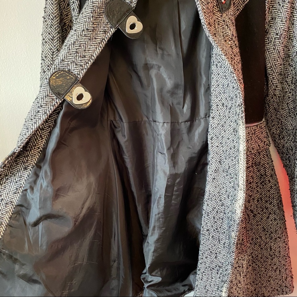 Betsy Johnson Herringbone Wool Peplum Dress Coat Size 6 - Picture 13 of 15